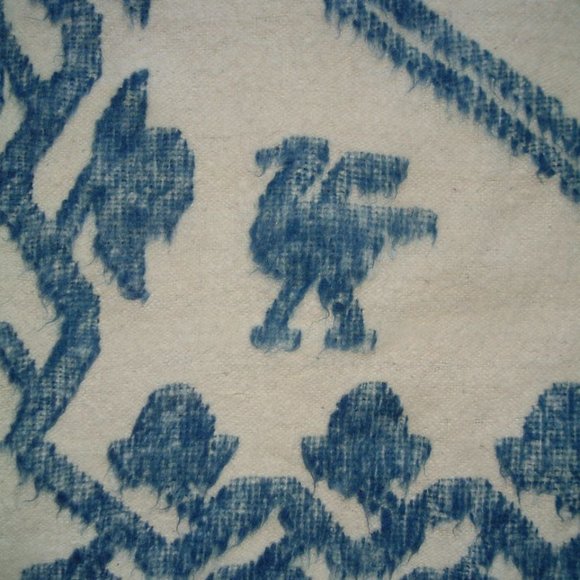 Vintage indian BLUE WHITE figural WOOL Guatamalan BLANKET twin birds - Picture 1 of 9